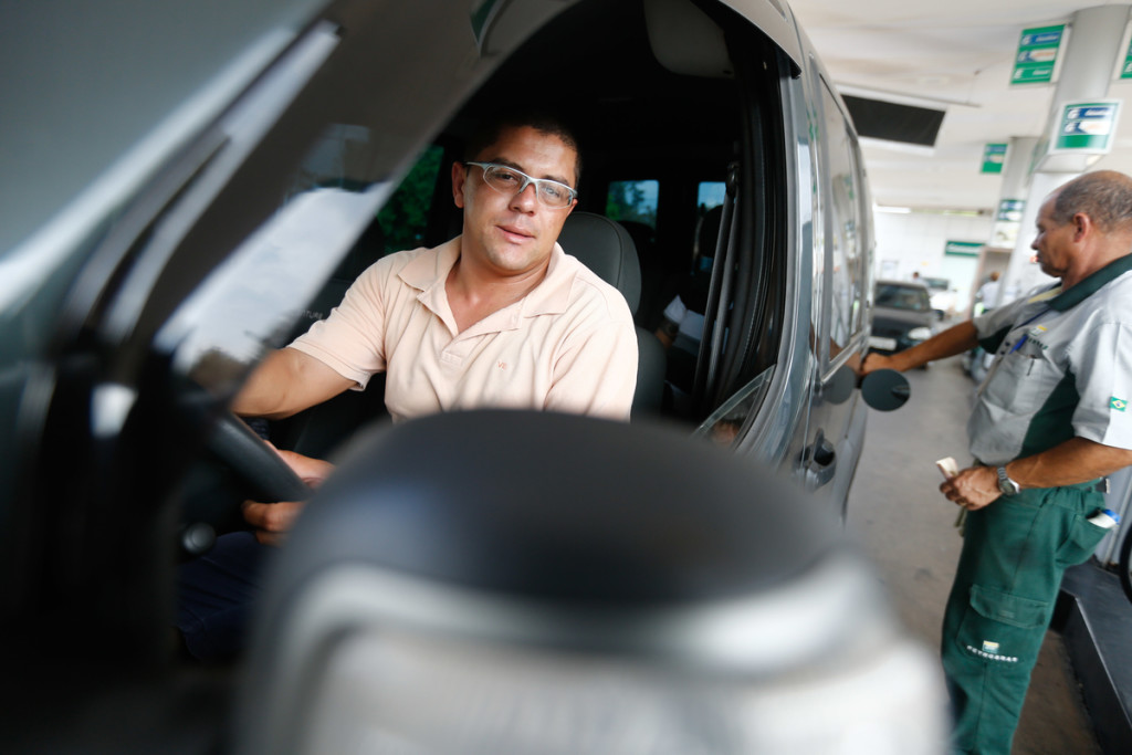 Odair Fonseca passou a ir de ônibus para o trabalho, uma vez por semana - Foto: Daniel Ferreira/Metrópoles