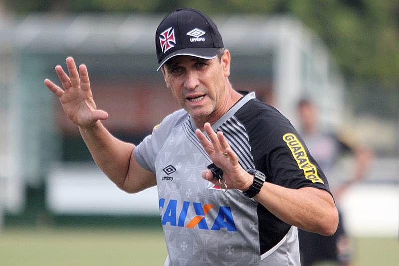 Após voltar à Série A Vasco dispensa técnico Jorginho Metrópoles