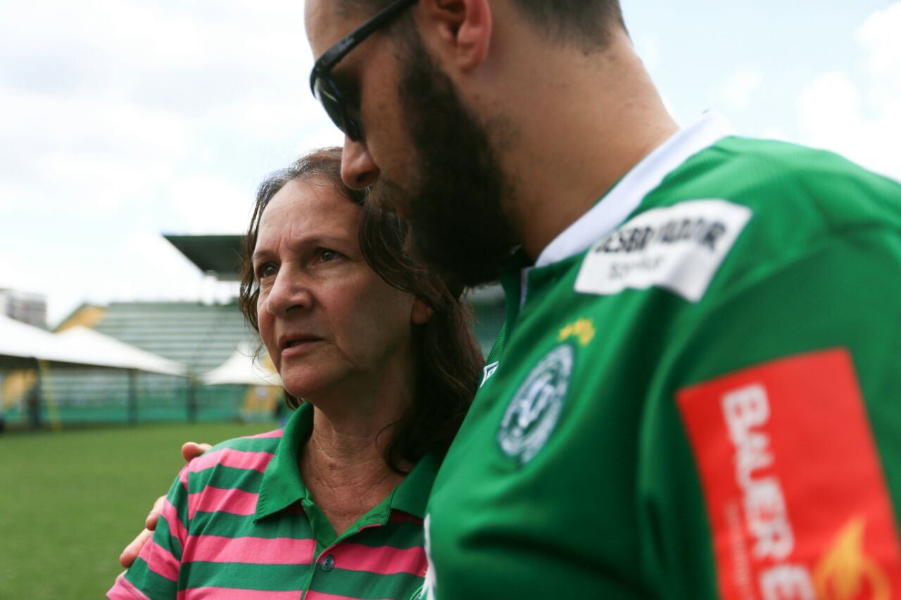 Mãe do jogador Danilo, que morreu no acidente