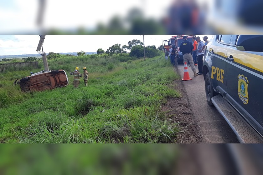 Homem Morre Ap S Carro Capotar E Bater Em Poste Na Br Metr Poles