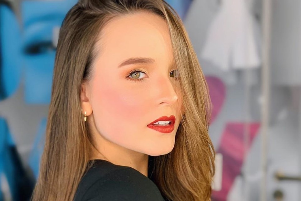 Larissa Manoela Deve Assinar A Globo Em Diz Colunista