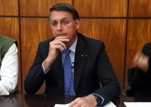 Juiz condena Bolsonaro a indenizar colunista por acusação de fake news