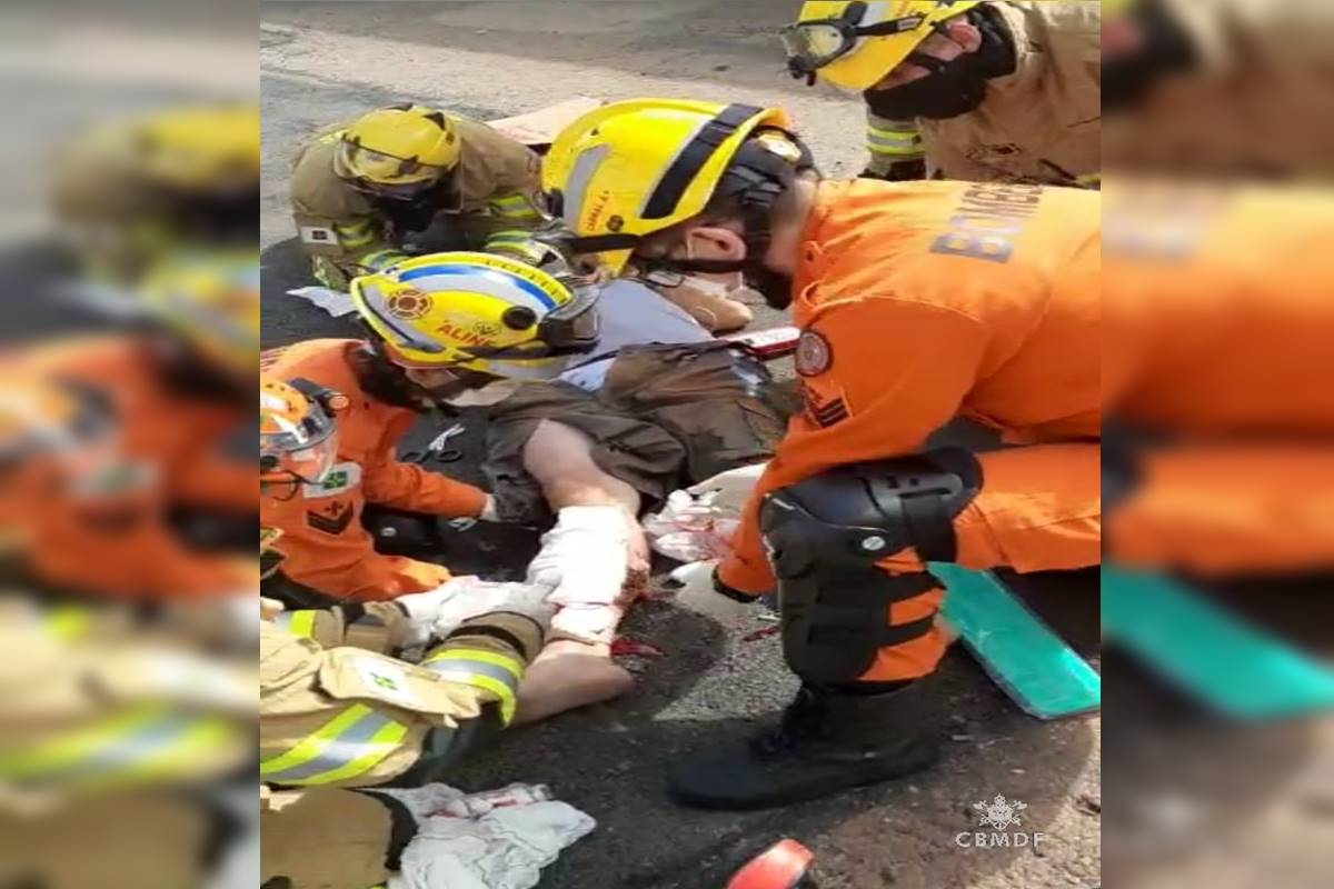 Ciclista tem perna e braço esmagados ao ser atropelado por escavadeira