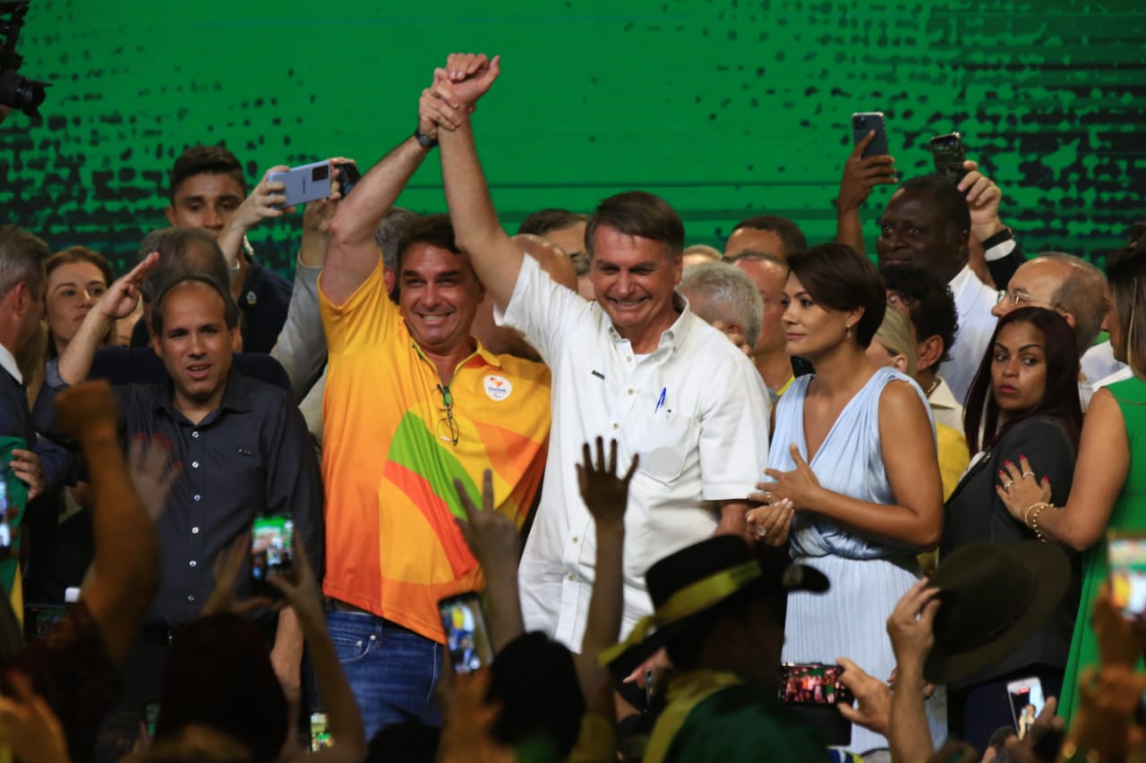 Bolsonaro Cresce Entre Os Mais Pobres E Avan A Junto S Mulheres