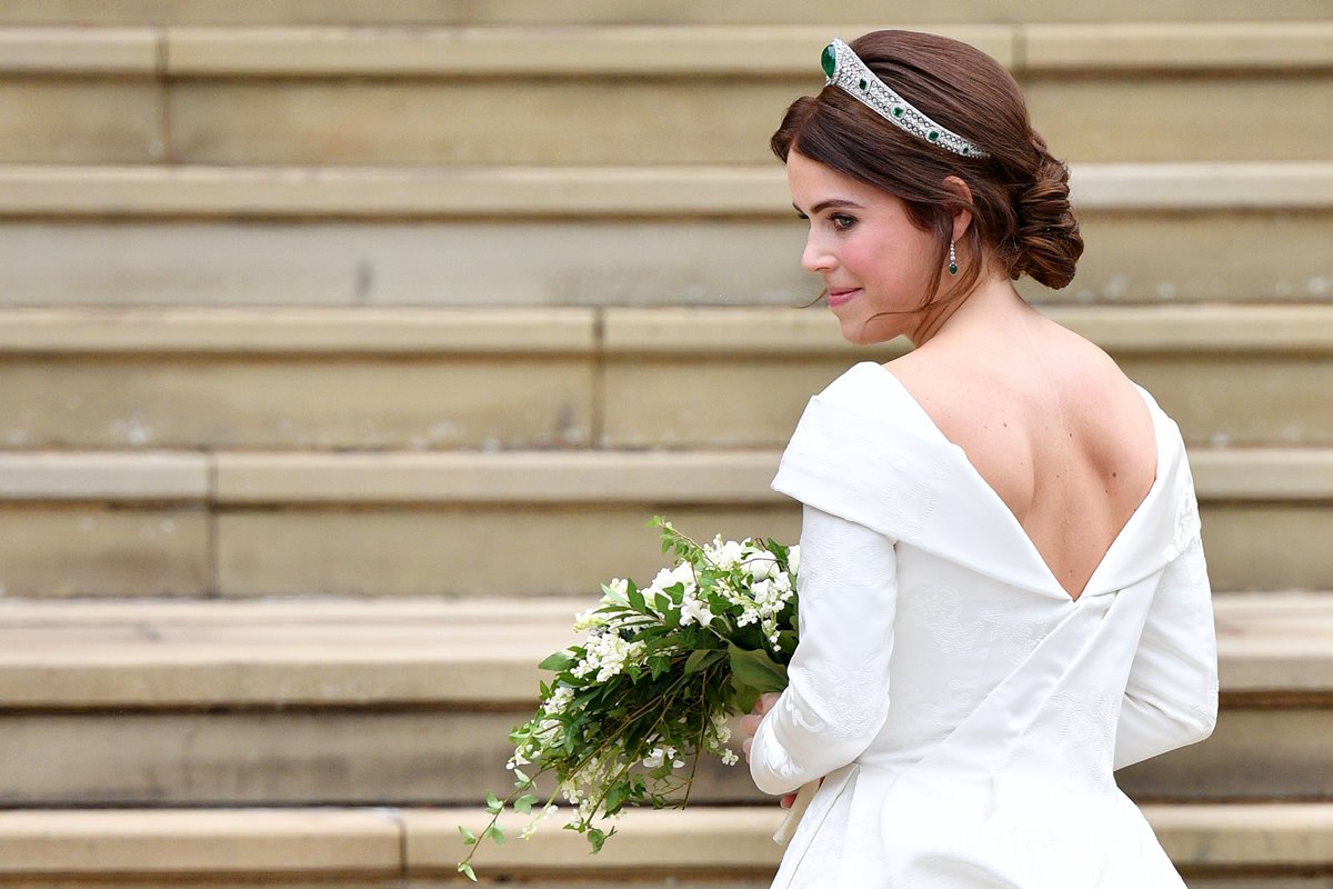 Entenda por que a princesa Eugenie não usou véu o vestido de noiva