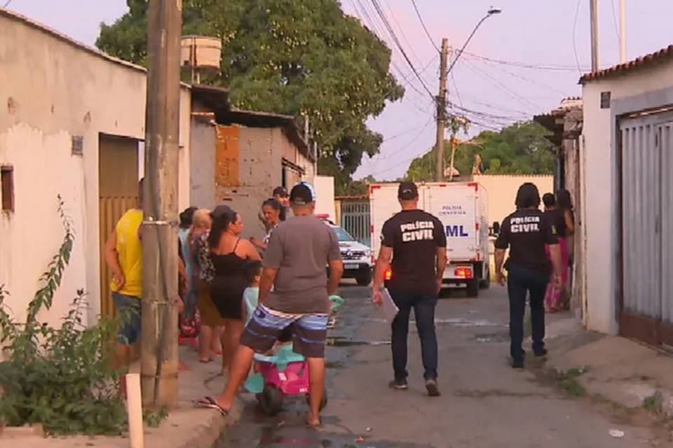 Homem Armado Invade Casa Mata Jovem E Fere A M E Da V Tima Em Goi Nia