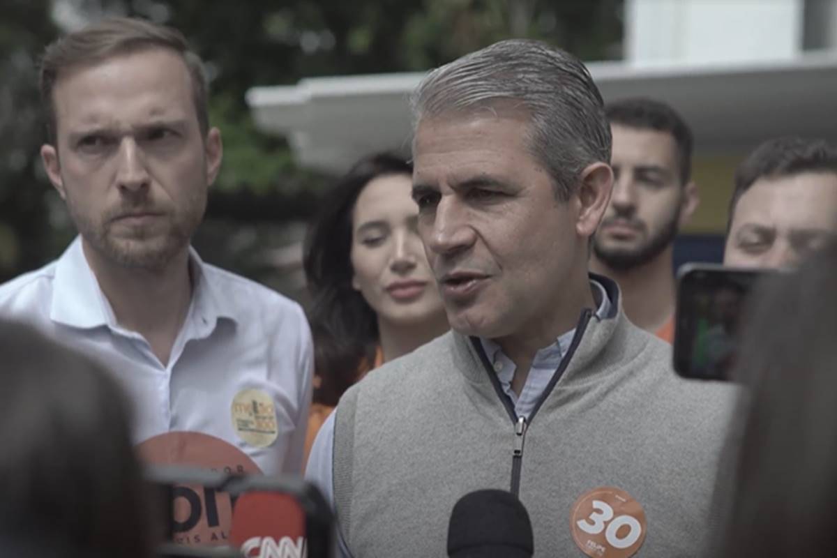 Candidato à presidência Felipe DÁvila vota em São Paulo Metrópoles