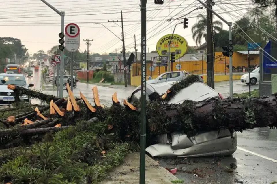 Temporal Atinge Curitiba E Assusta Moradores Ia Acabar O Mundo