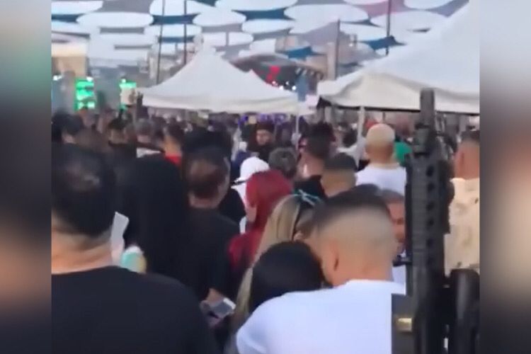 V Deo Homens Exibem Fuzis Durante Baile Funk No Rio De Janeiro