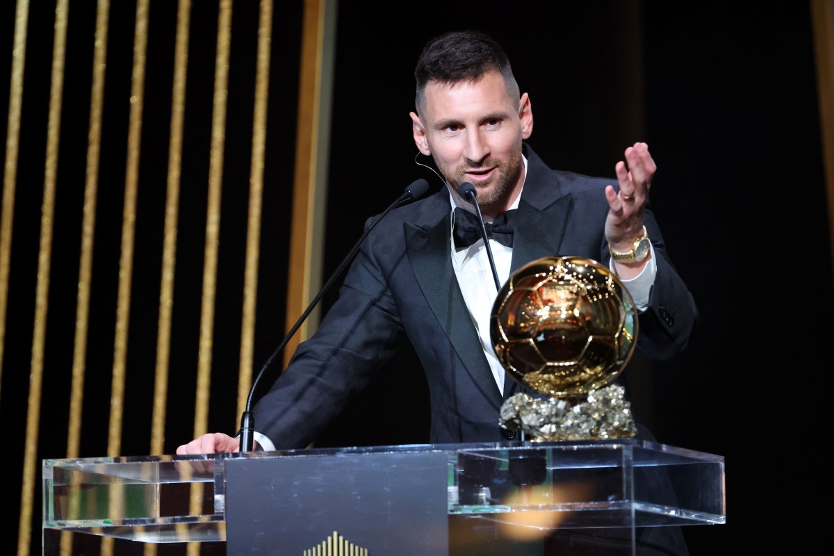 Messi vence a Bola de Ouro pela oitava vez na carreira Metrópoles