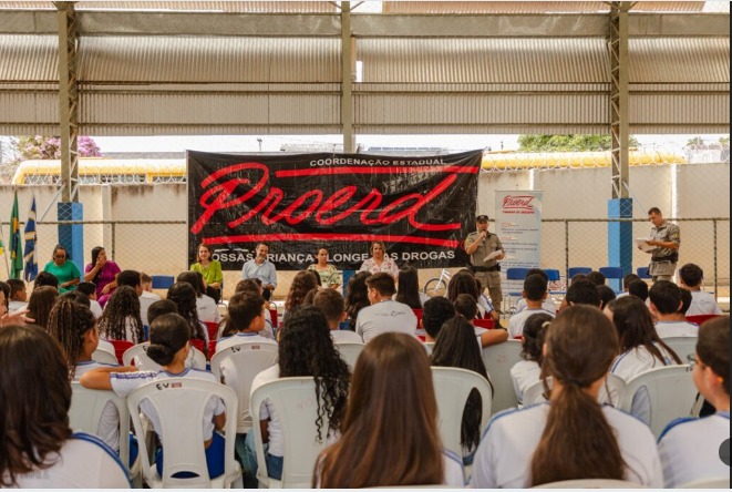 An Polis Go Forma Mais De Estudantes Em Programa Contra Drogas