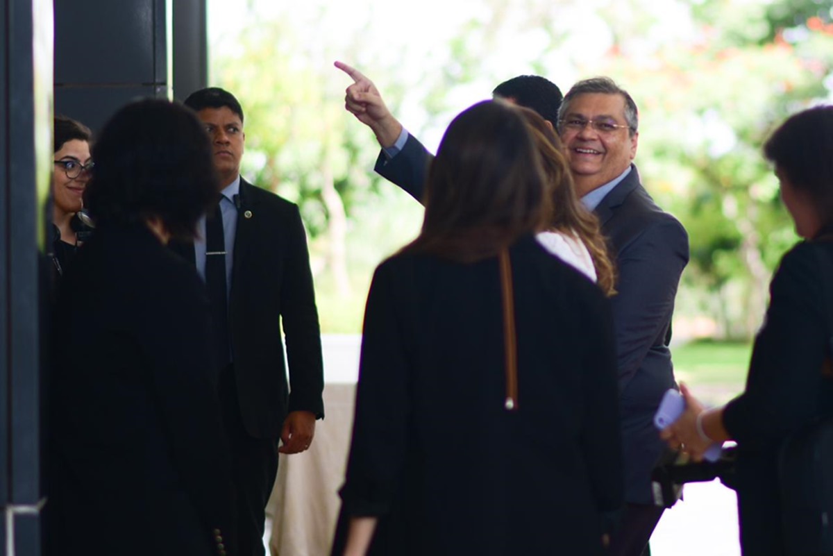 Dino visita STF e anuncia posse para 22 de fevereiro Metrópoles