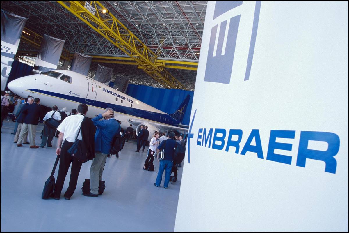 Fitch eleva perspectiva de nota da Embraer de estável para positiva