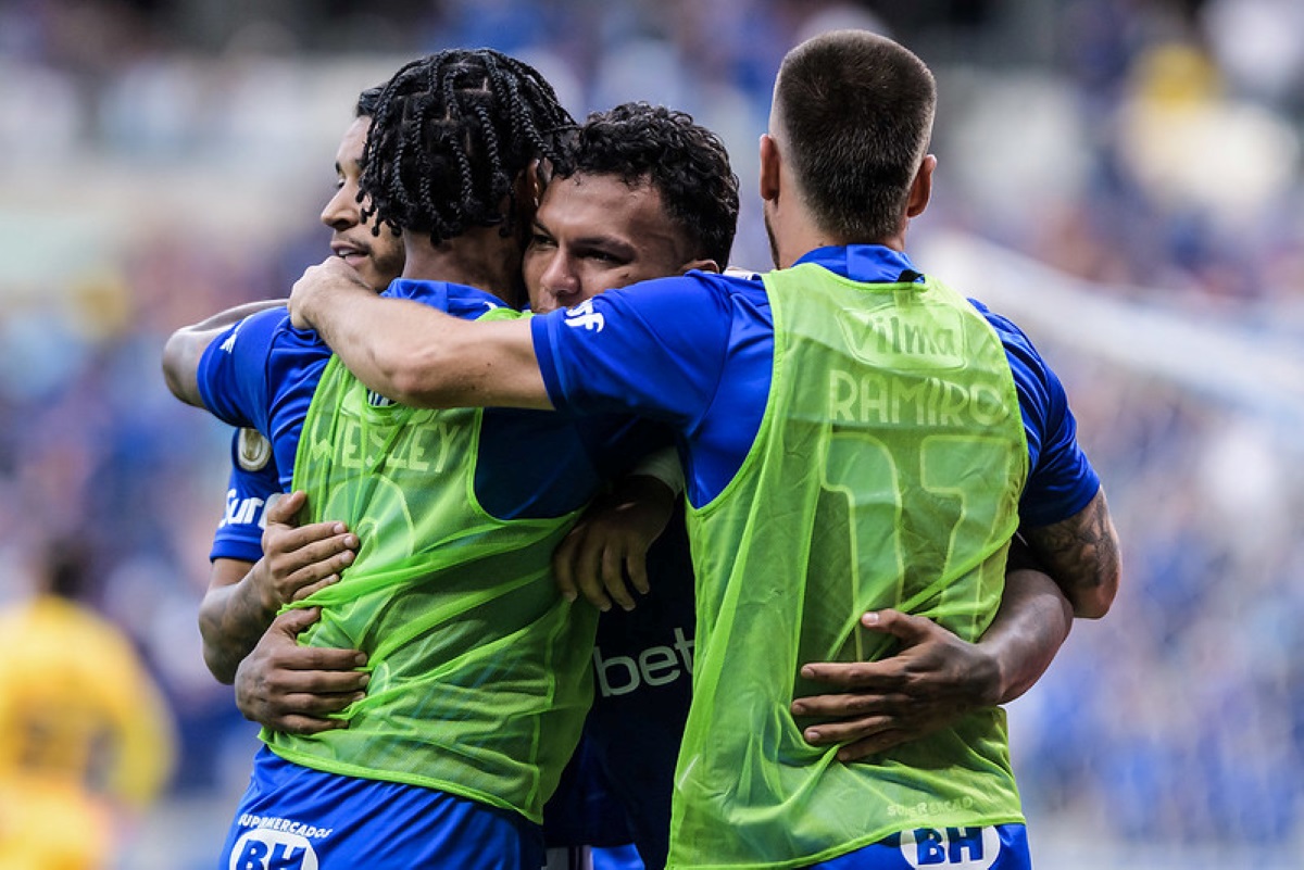 Cruzeiro Atropela Corinthians E Afunda Time Paulista No Z Metr Poles