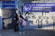 Duas semanas após ataque, alunos e professores retornam à escola alvo de ataque em SP