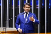 Deputado Dr. Luizinho (PP-RJ) assinou pedido de anistia ao 8 de Janeiro.