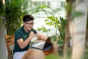Até mesmo a inteligência artificial está suprindo a falta de afeto Até mesmo a inteligência artificial está suprindo a falta de afeto
