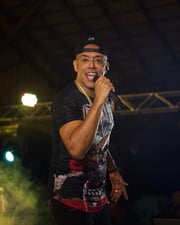 O cantor que antecedeu grandes nomes do funk completa 28 anos de carreira em 2024