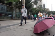 Pessoas em dia frio em São Paulo