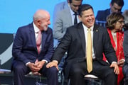 Presidente Lula e presidente do Senado, Davi Alcolumbre, viajaram no mesmo avião para agenda no Amapá