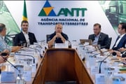 Rafael Vitale durante reunião da ANTT