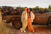 Nicolas Prattes e Sabrina Sato em lua de mel na África 