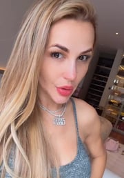 Deolane Bezerra