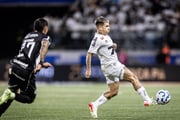 O atacante sofreu uma lesão na coxa