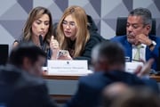 A influenciadora Virginia Fonseca comparece de moletom para depor na CPI das Bets
