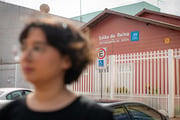 Desde que foi saiu da igreja, Lara não tem mais contato com a mãe, que permanece fiel à religião 