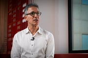 Romeu Zema concede entrevista no estúdio do Metrópoles