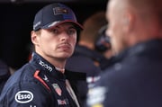 Neerlandês precisa diminuir a diferença para carros da McLaren se quiser brigar pelo título.