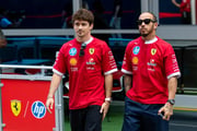 Ele é companheiro de Lewis Hamilton