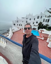 Fernando Magrin largou a vida de executivo para se dedicar à arte drag queen 