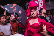 Fernando Magrin largou a vida de executivo para se dedicar à arte drag queen 