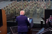 Trump comemorou aniversário com parada militar 