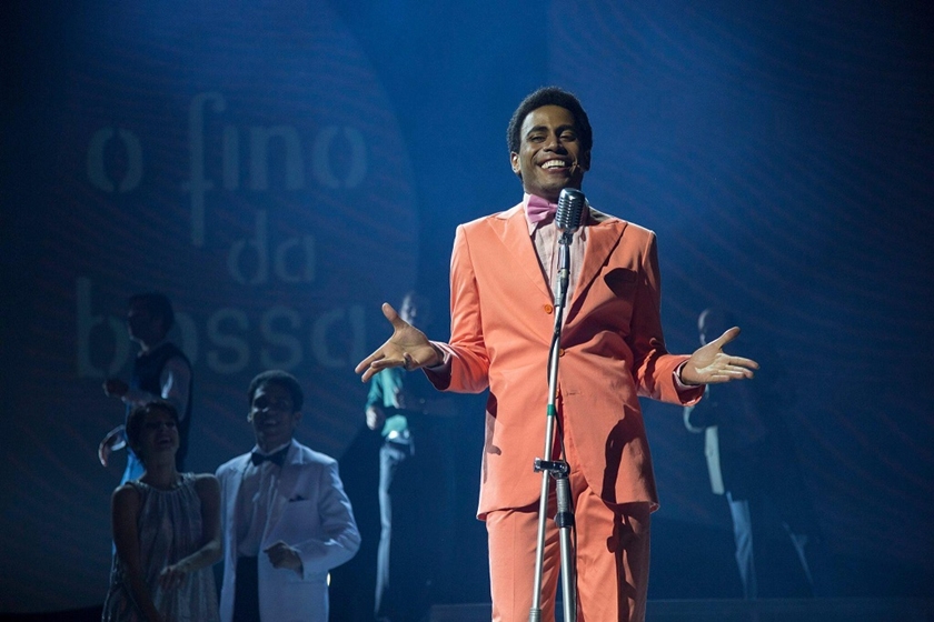 Aos 28 anos, ícaro silva revive no palco a sofisticação e a malandragem de simonal