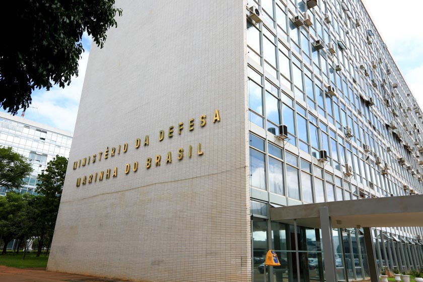 MPF pede suspensão de concursos da Marinha por descumprir Lei de Cotas