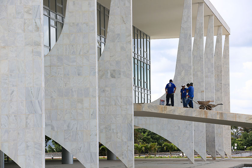 O escândalo do INSS ameaça subir a rampa do Palácio do Planalto