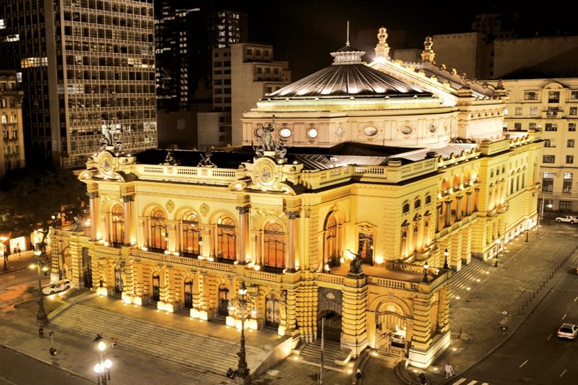 ONG perde gestão do Theatro Municipal após funcionário criticar Kirk