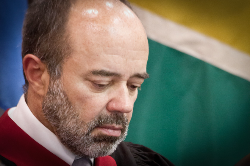 Réu por agredir mulher, roberto caldas perde ação contra advogados da ex
