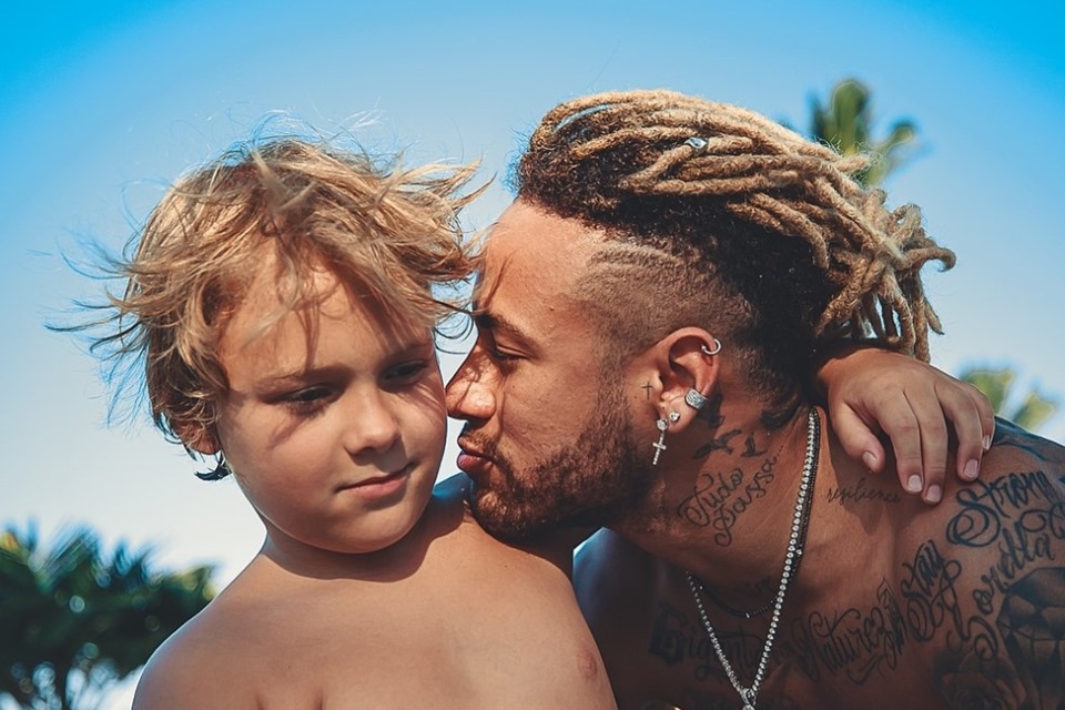Neymar diz que Davi Lucca foi chamado de “filho de estuprador” | Metrópoles