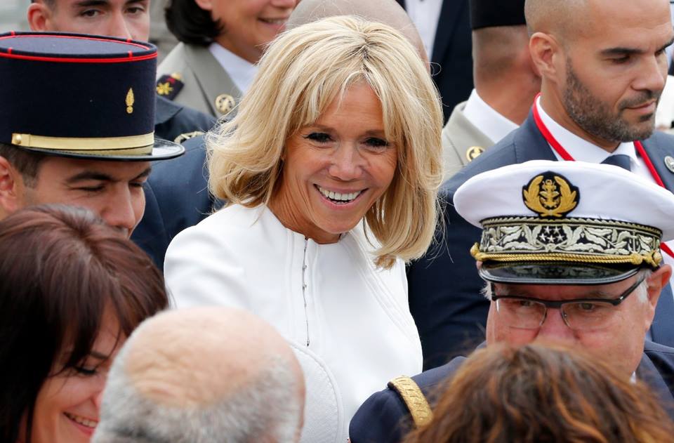 Mentiras sobre esposa de Macron ser mulher trans viram caso de Justiça