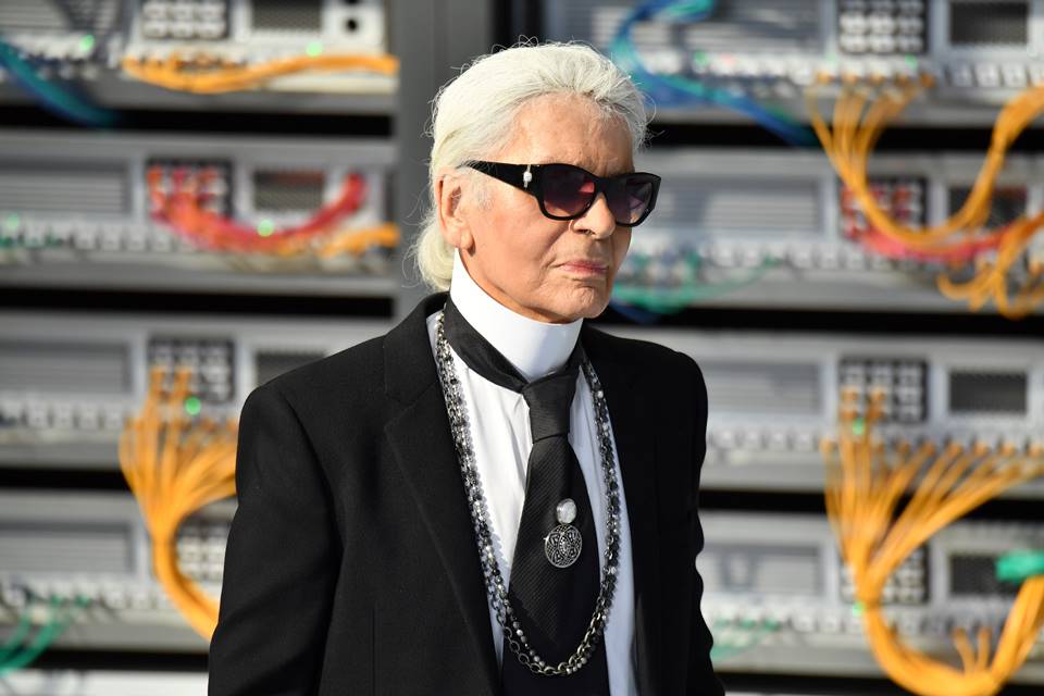 Estilista Karl Lagerfeld em desfile da Chanel