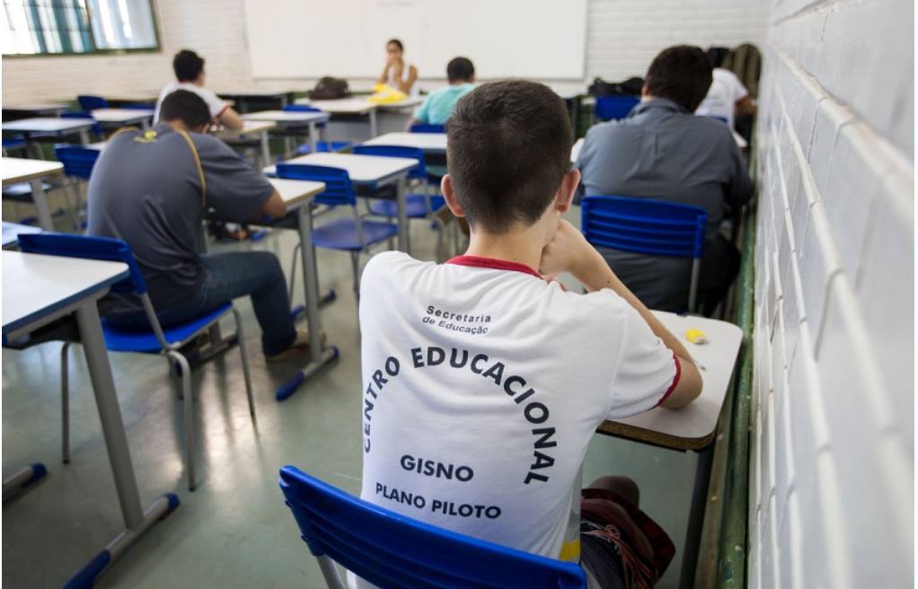 Uniforme escolar de escola do Distrito Federal