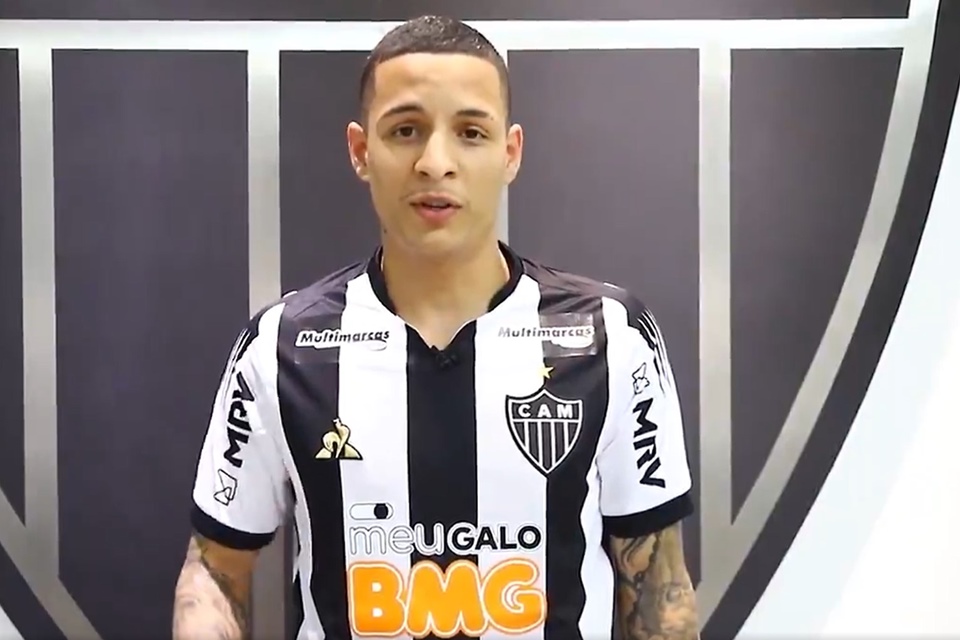 Homem-Aranha Oficializa Guilherme Arana Como Reforço Do Atlético ...