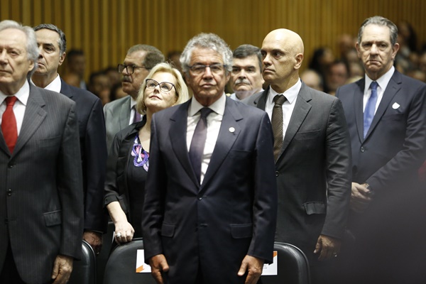 Giovanna Bembom, Fellipe Sampaio e Rafael Victor/Divulgação