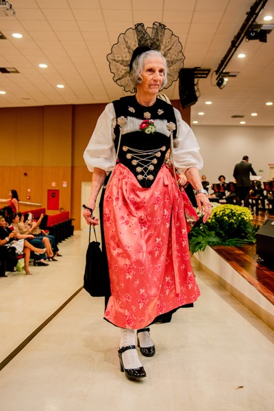 Desfile das embaixatrizes da AMA Brasília