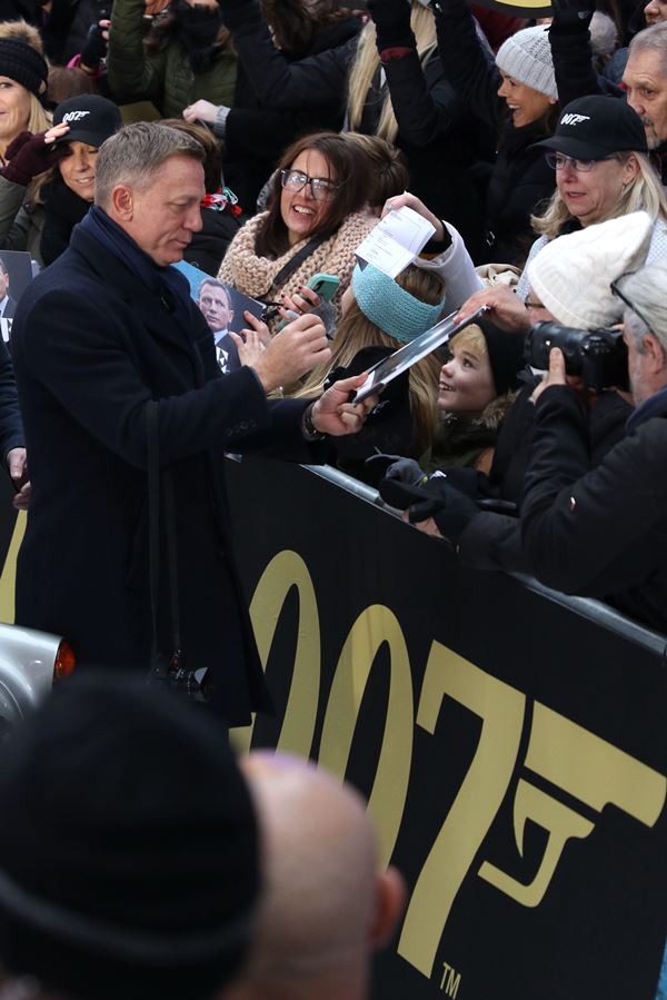 Ator Daniel Craig na Times Square 