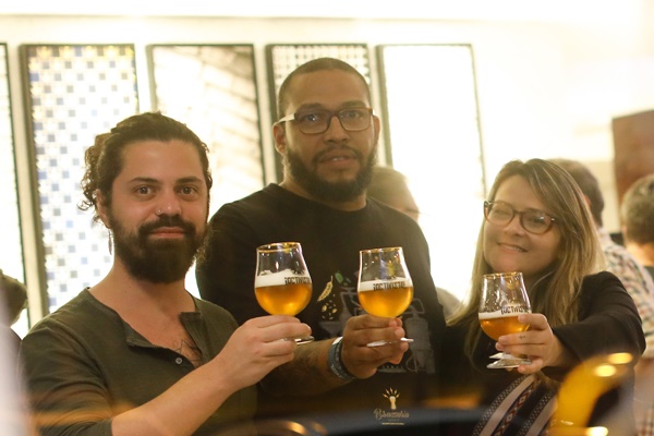 Mateus Vidigal, Paulão Silva e Suzana Bernardes